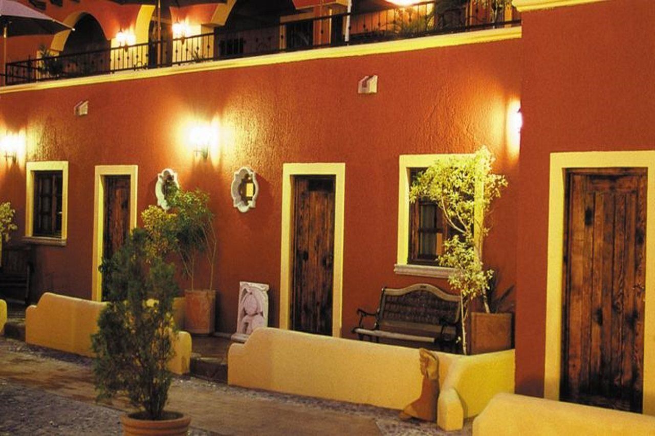 Posada De Las Flores Ла Пас Екстериор снимка